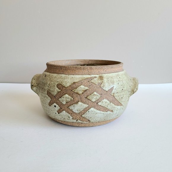 Vintage stoneware handmade ceramic pot/vase/cover pot/planter. Signed by artist. - Picture 1 of 6